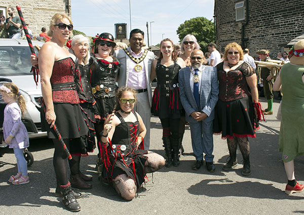 Mayor Ali Ahmed and Consort Sultan Ali with members of Raving Maes