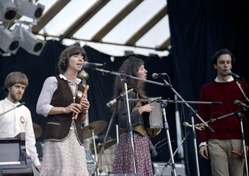 Kate and Anna McGarrigle