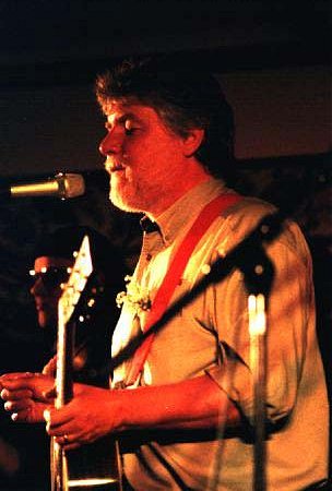 Simon Nicol