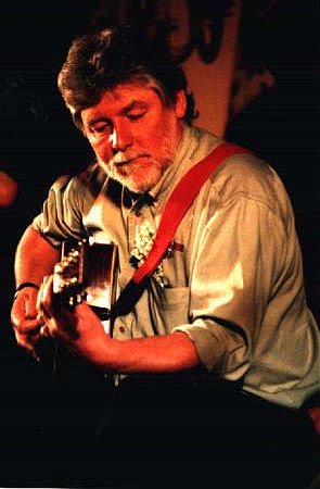 Simon Nicol