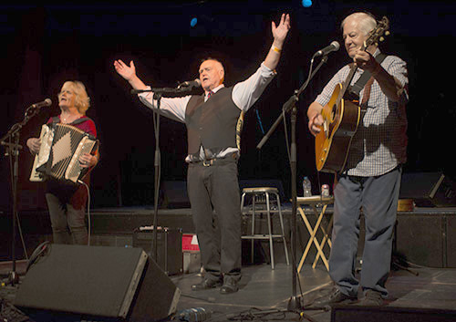 Gary  and Vera Aspey with Dave Howard