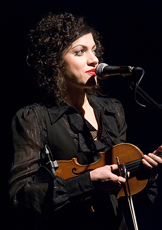 Carrie Rodriguez 