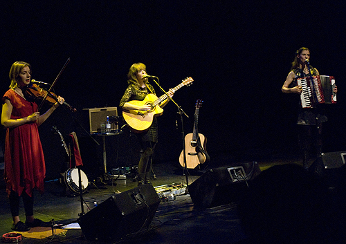 Emily Barker and The Red Clay Halo