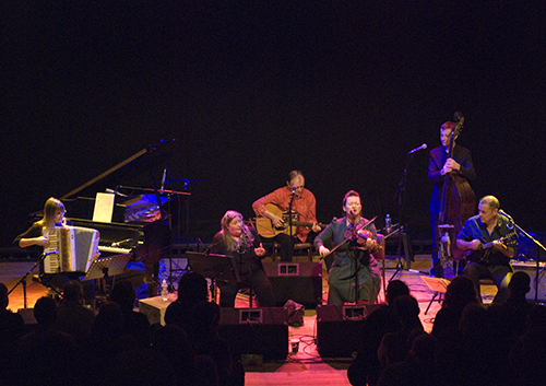 Norma Waterson, Eliza Carthy and The Gift Band