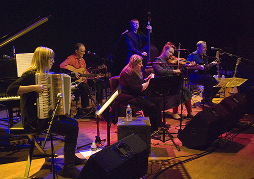 Norma Waterson, Eliza Carthy and The Gift Band