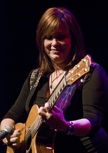 Suzy Bogguss 