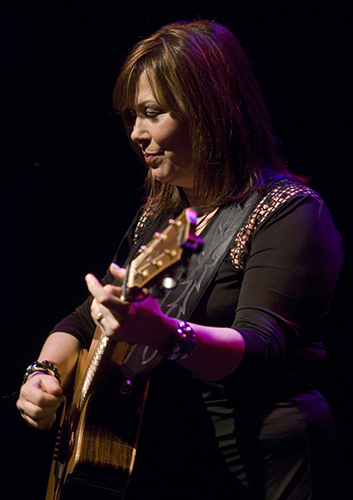 Suzy Bogguss 