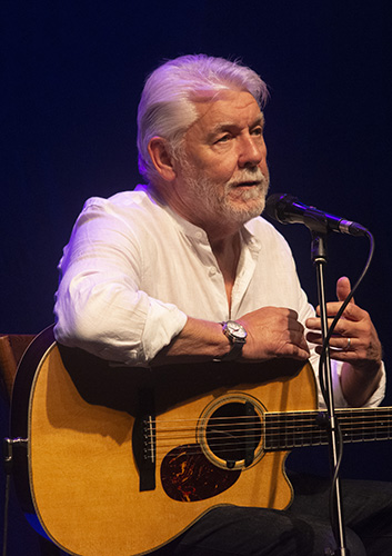 Simon Nicol