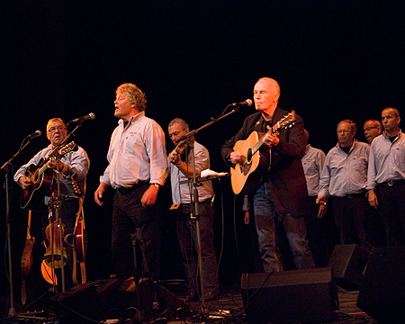 Rolling Home Shanty Choir and Allan Taylor