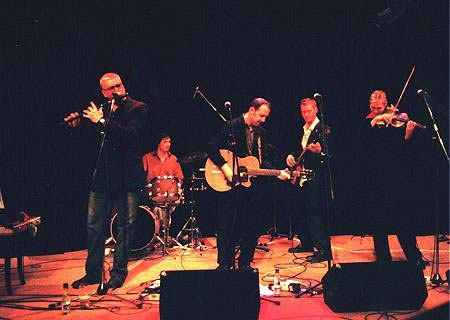 Tom Landa & The Paperboys